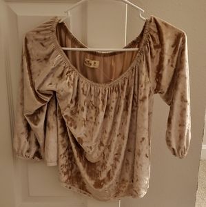 New Off the shoulder top never been worn